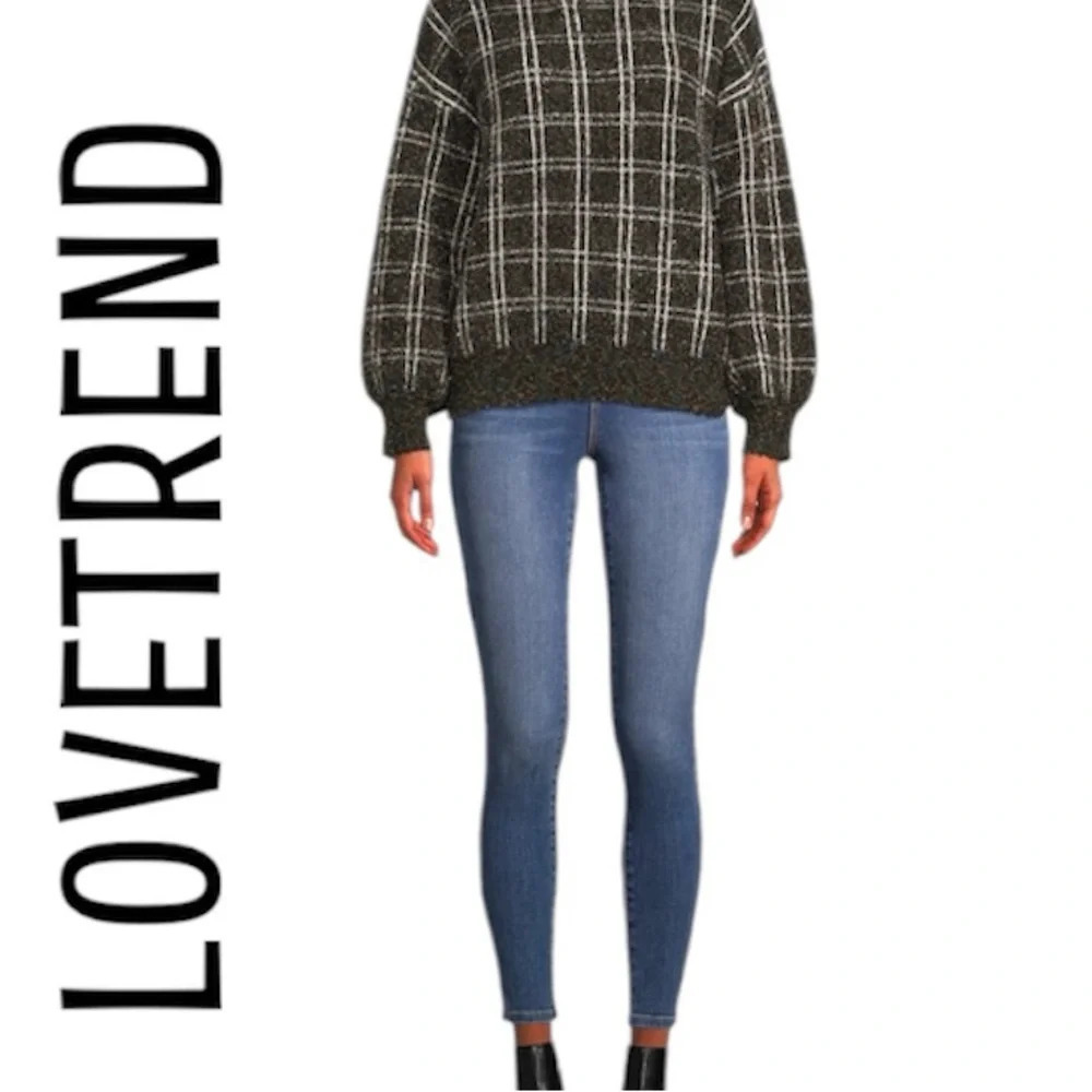 NWT LOVETREND New York Lurex Sweater